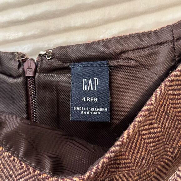 Gap wool blend skirt. Wool blend size 4 - Picture 3 of 3